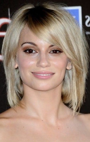 38 Short Layered Bob Haircuts with Side Swept Bangs That 