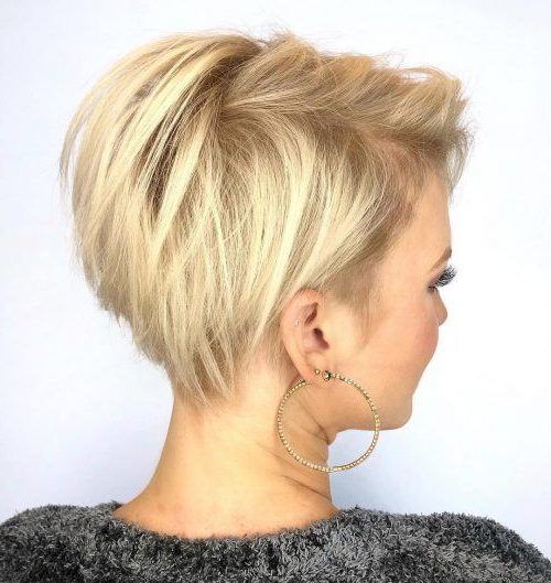 layered short hairstyles for fine hair